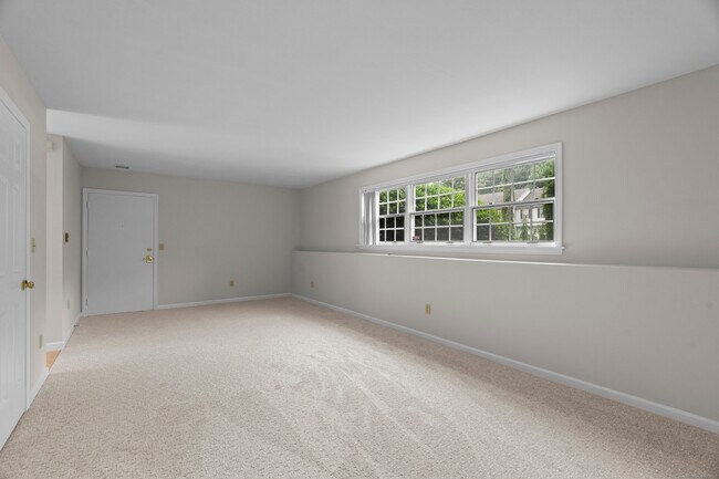 Foto del edificio - 28 Brantwood Dr