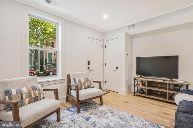 Foto del edificio - 1014 Queen St