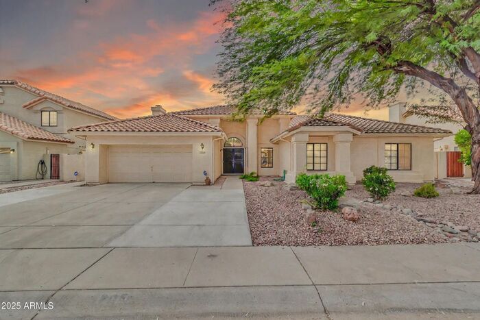 Foto principal - Stunning 4beds/2.5baths single-level home in the heart of Tempe!