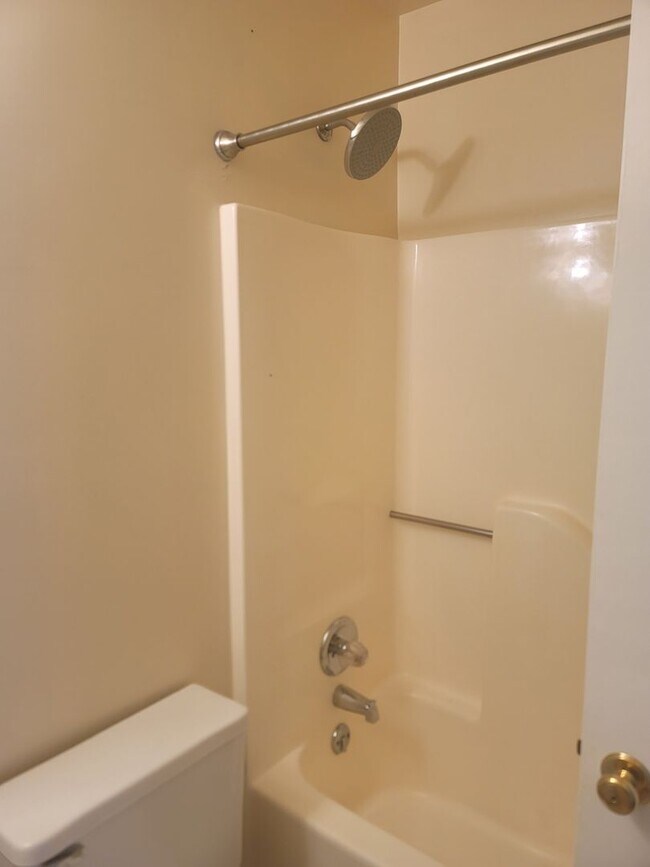 Building Photo - 13 Palmerston Dr