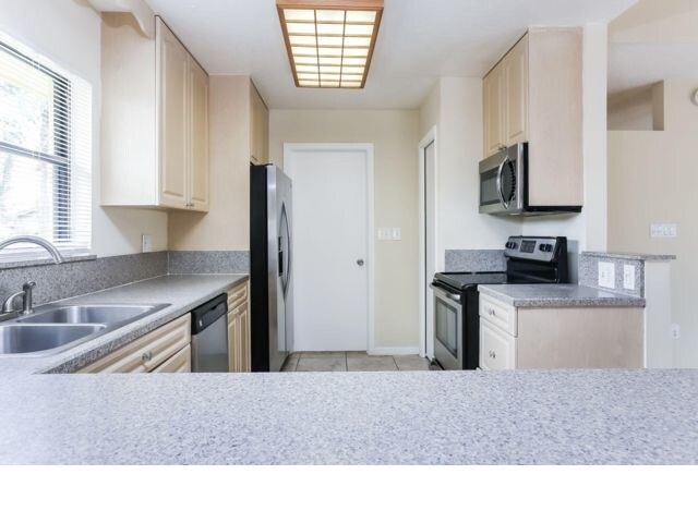 Building Photo - 7120 NW 43rd St