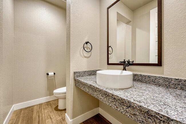 Building Photo - $3,995 - Luxurious 5-Bed, 5.5-Bath Home Al...