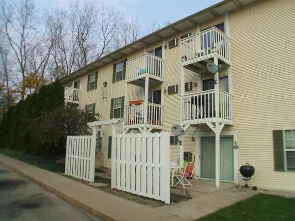 Primary Photo - 2130 Burton St SW