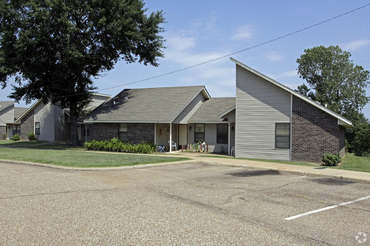 Primary Photo - White Oak Apartments