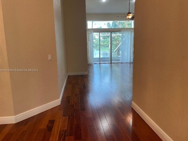 Building Photo - 8133 Madison Lakes Cir S