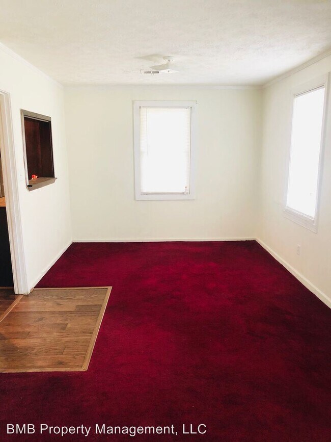 Building Photo - 3 br, 1 bath House - 7 E Woodland Drive
