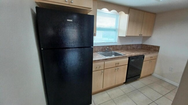 Building Photo - 280 Ulster Ln