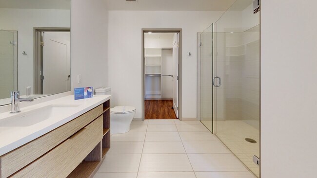 Interior Photo - 3033 Wilshire