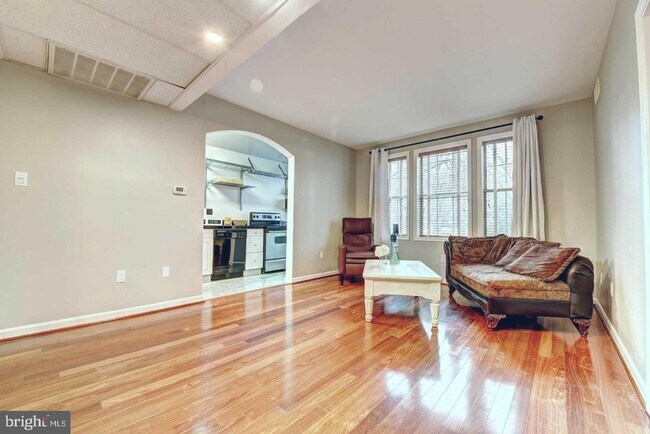 Foto del edificio - 2015 Key Blvd