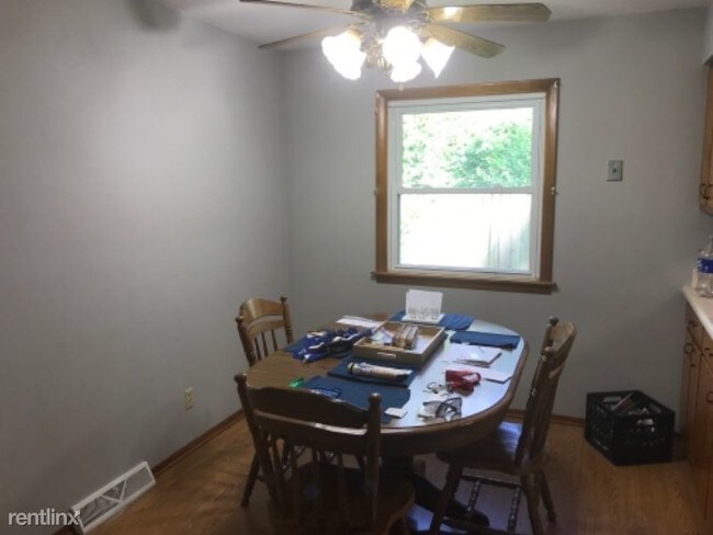 Foto del edificio - 3 br, 2 bath House - 210 lincoln