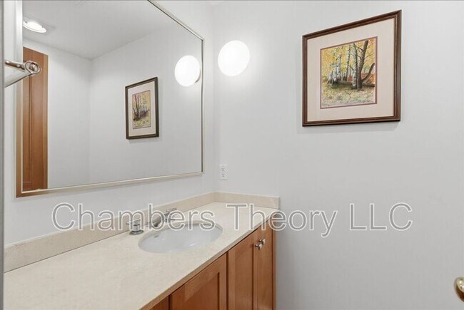Foto del edificio - 6044 Ramshorn Pl
