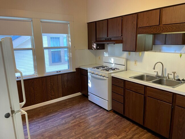 Foto del edificio - MOVE-IN SPECIAL! Roomy 2 bedroom apartment on the growing NW Side! An availability that won't last!