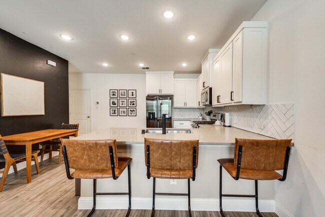 Foto del edificio - 2514 Barnwood Ln