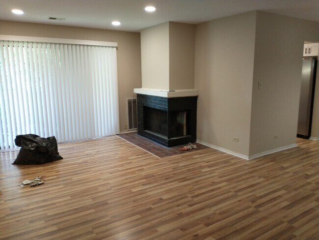Building Photo - 829 Thornton Ct