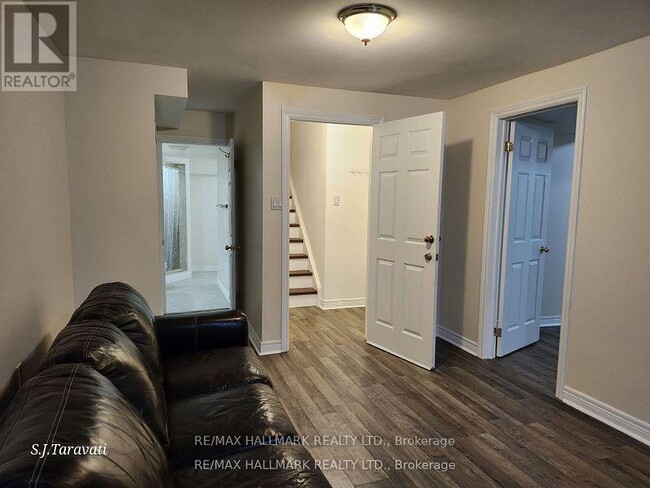 Building Photo - 21 Lorridge St