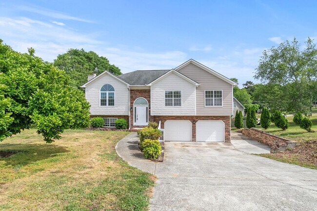 Building Photo - Charming Flowery Branch Home!
