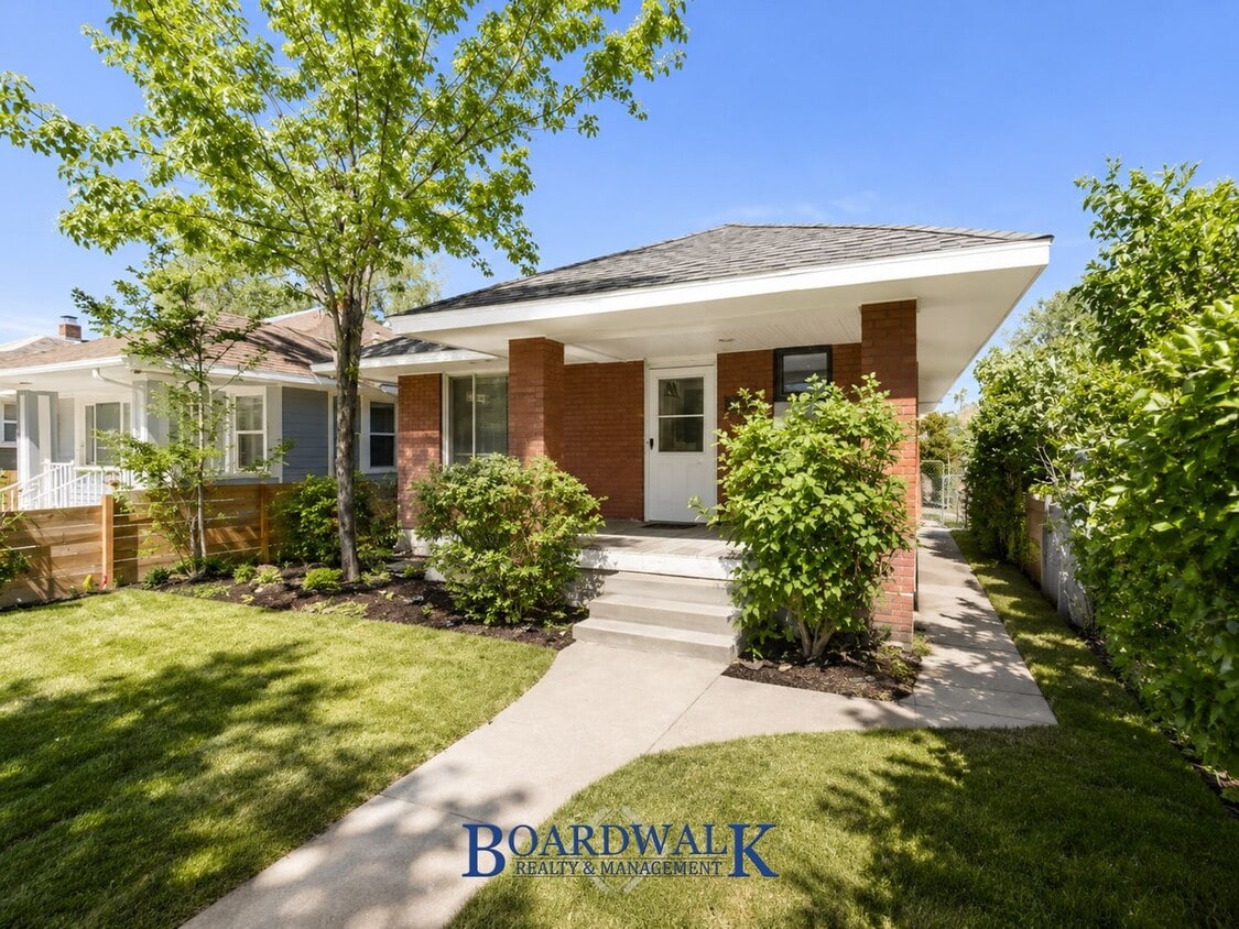 Beautiful 4 Bed 2 Bath SLC home! - Beautiful 4 Bed 2 Bath SLC home!