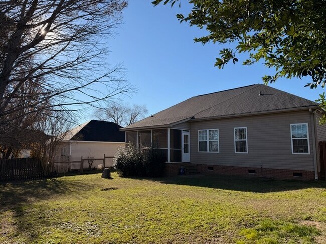 Foto del edificio - COMING SOON: Well Maintained 3BR 2BA Home w/ Pool Access + Dog Park in GREAT Location!