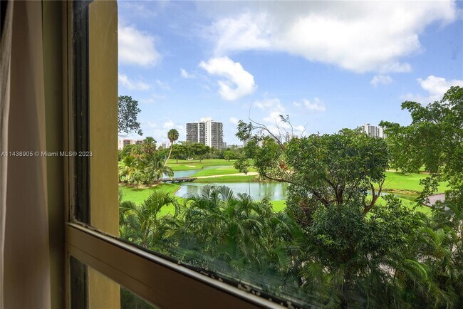 Building Photo - 20379 W Country Club Dr