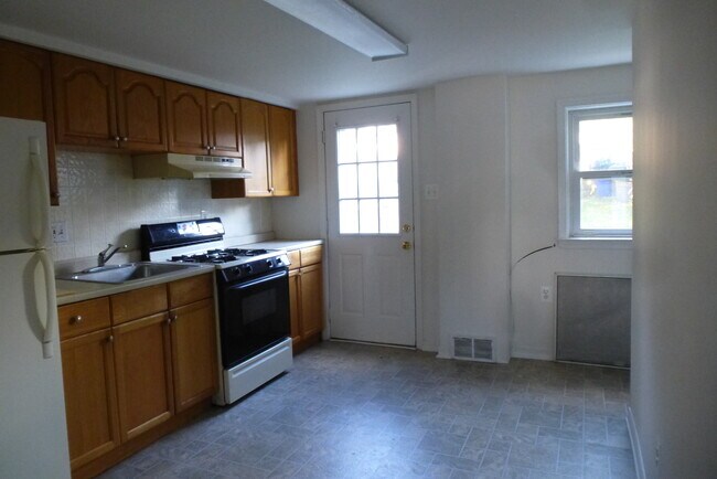 Building Photo - 414 Hannum Ave