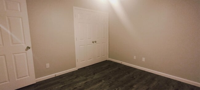 Foto del edificio - 6207 Woodvale Dr