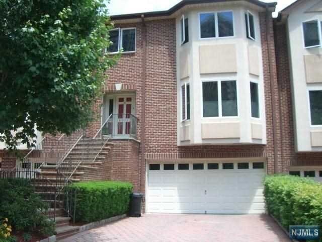 Primary Photo - 4 Tower Dr