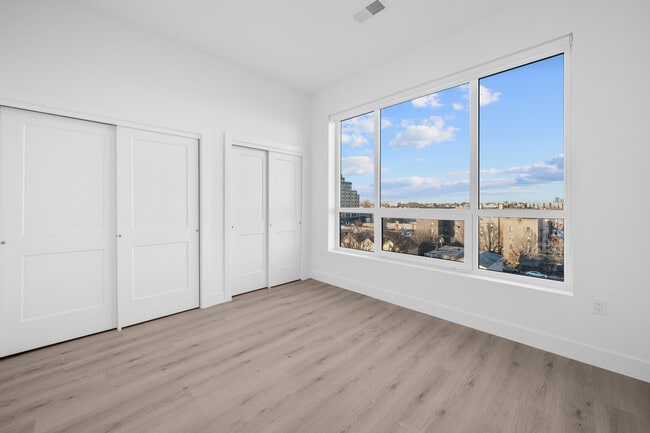 Building Photo - Baypark Bayonne