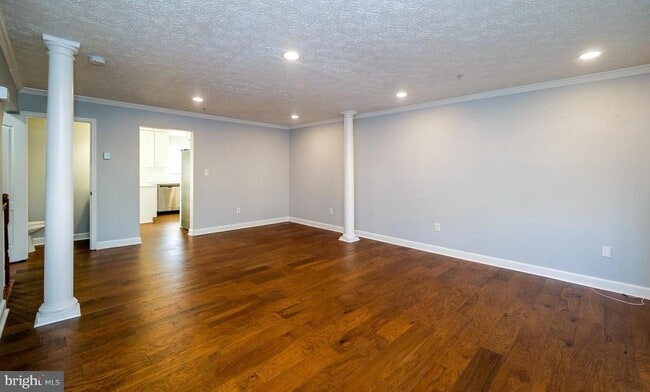 Building Photo - 3317 Hibiscus Ct