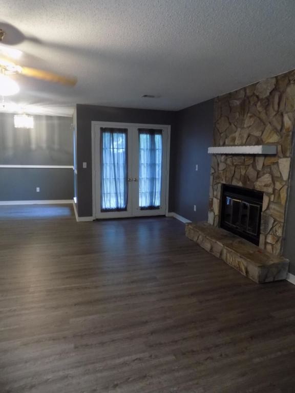 Foto del edificio - 3016 Blue Pine Lane