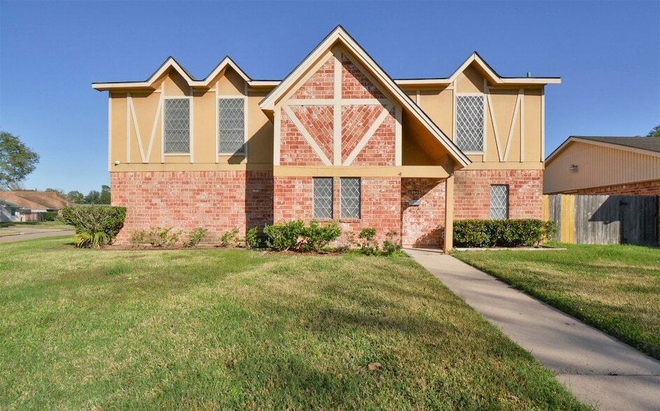 Photo - 13915 Roundstone Lane Unit