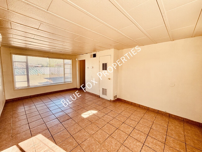 Building Photo - 3707 E Glenn St