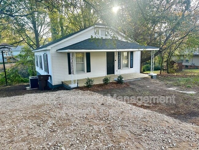 Foto del edificio - 411 W 10th St