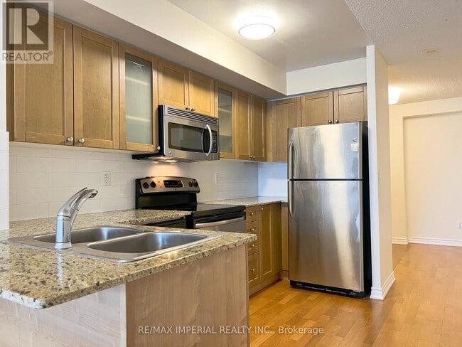 Building Photo - 761 Bay St.