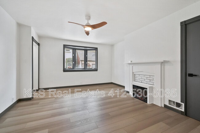 Photo - 2104 Straubs Ln House