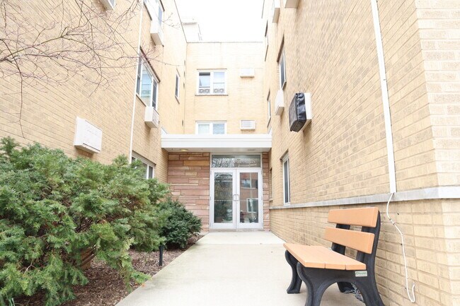 Building Photo - 248 S Marion St
