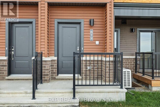 Building Photo - 618 Parnian Private