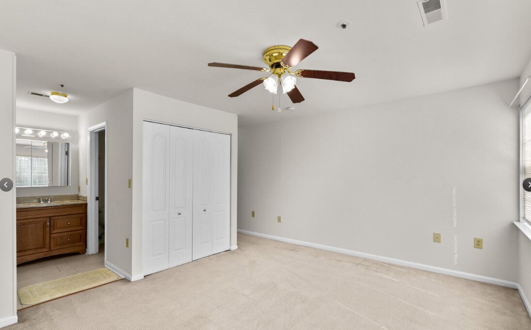 Foto del edificio - 8387 Montgomery Run Rd