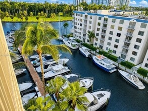 Building Photo - 1700 NW N River Dr