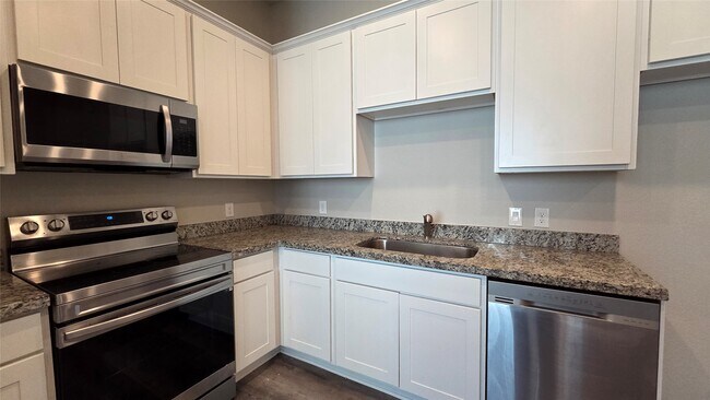 Building Photo - 233 Ridgeside Ct