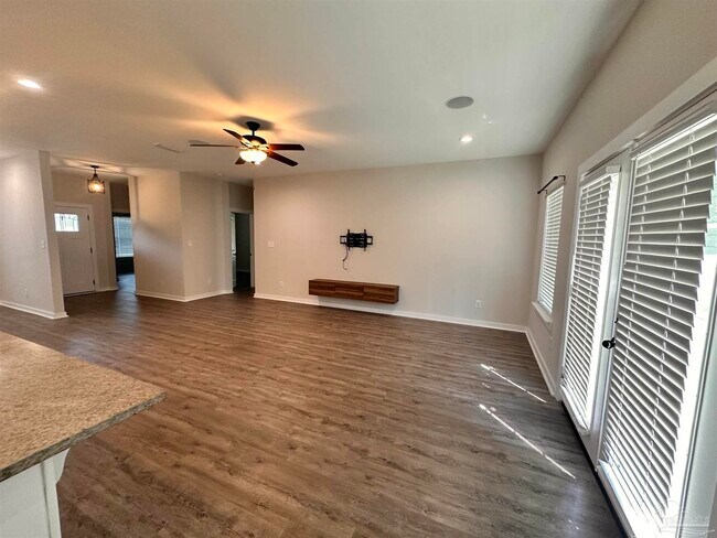Building Photo - 726 Giese Ln