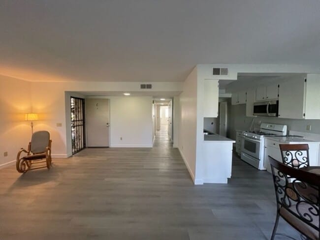 Building Photo - SAN BERNARDINO NEXT TO GOLF COURSE 3+2 CONDO Private and Quiet Building!!!