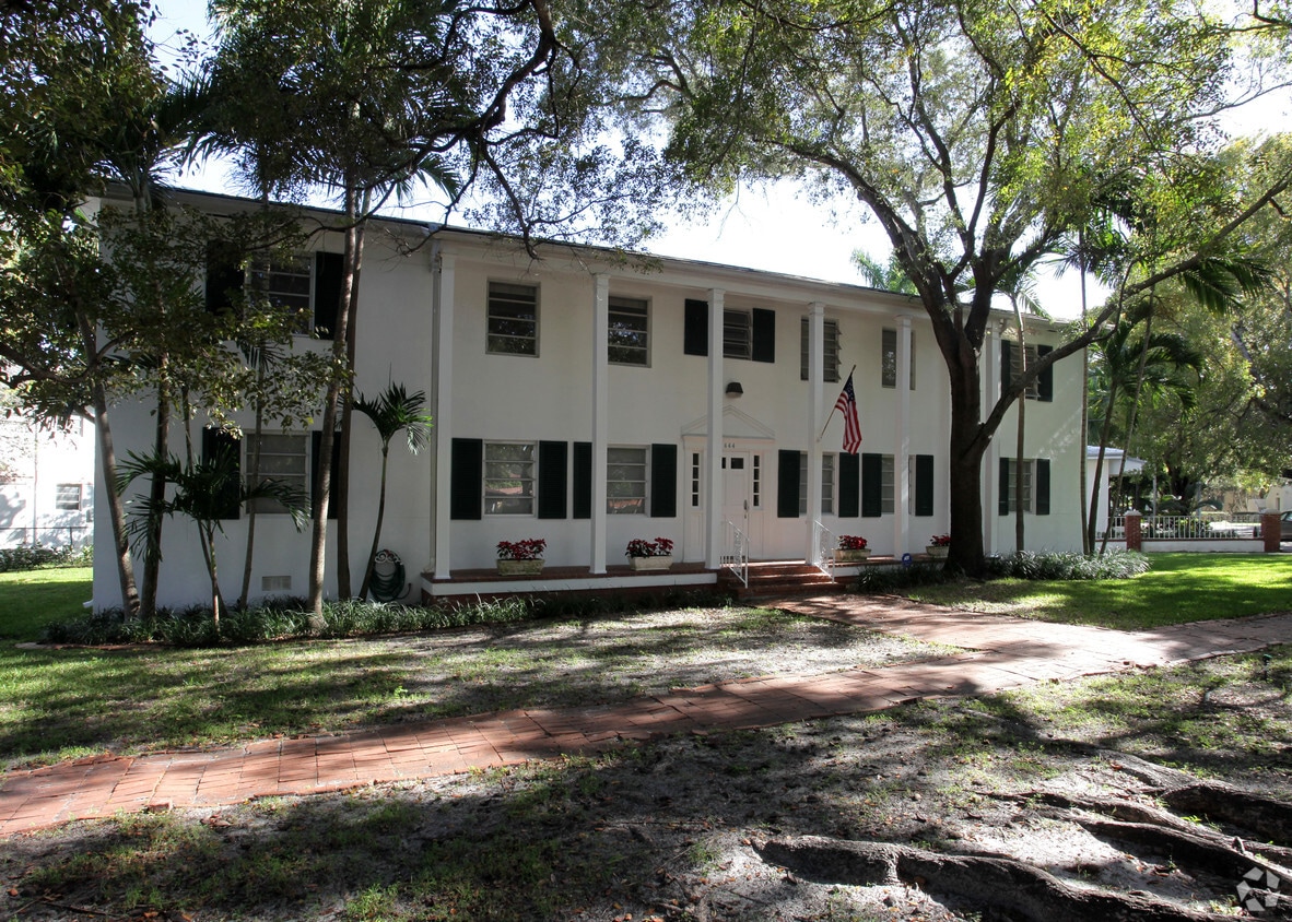 Foto del edificio - 444 Malaga Ave