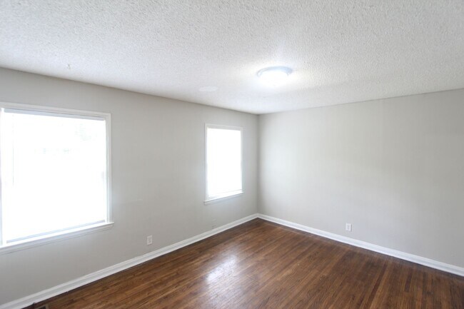 Building Photo - 224 69th Pl N