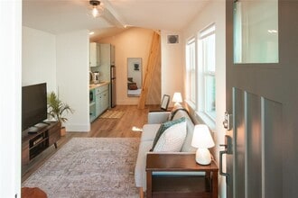 Building Photo - 3812 Fulton St