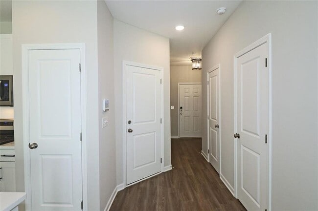 Building Photo - 2920 Ilir Mnr NW
