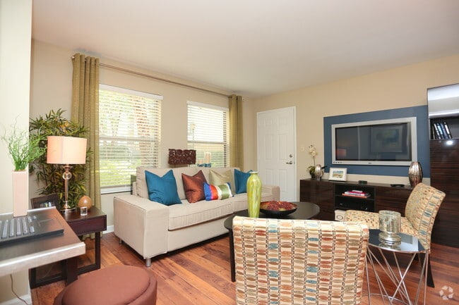 2BR,2BA 967SF - City Plaza Apartments