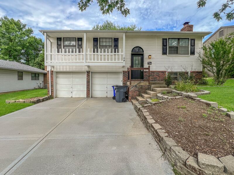 Primary Photo - 13026 S Cottonwood Dr