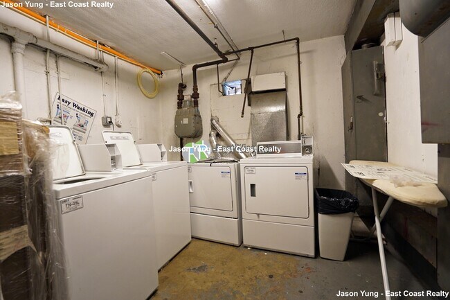 Foto del edificio - 228 Parker Hill Ave