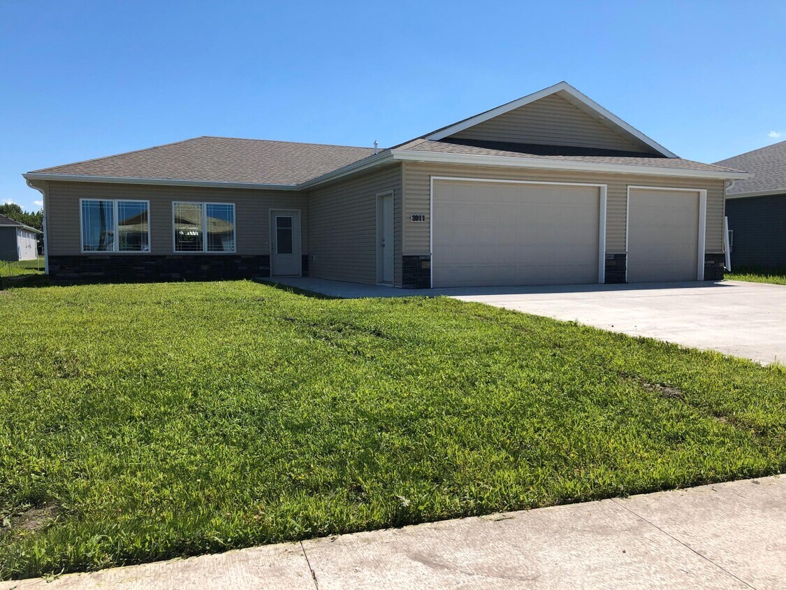 Front from sidewalk - 3011 43rd Ave S