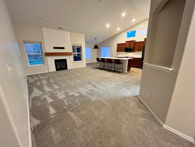 Building Photo - 3185 W Peninsula Dr